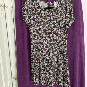 Divided very cute summer dress. Size 6.